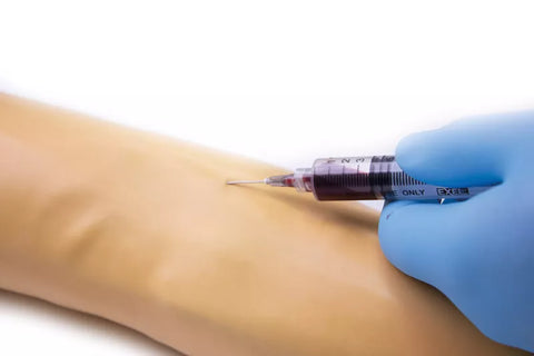 Brață de antrenament pentru injecție intravenă