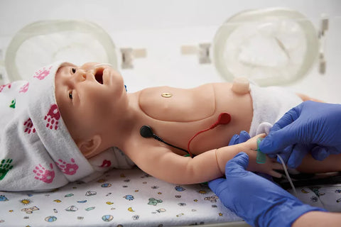 Simulator C.H.A.R.L.I.E. pentru sugari pentru reanimare neonatală fără ECG