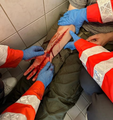 Wound moulage Suicide attempt