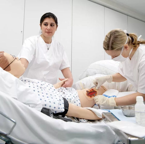 Manechin pentru îngrijiri medicale Nursing Anne SimPad, pachet complet, inclusiv instruire