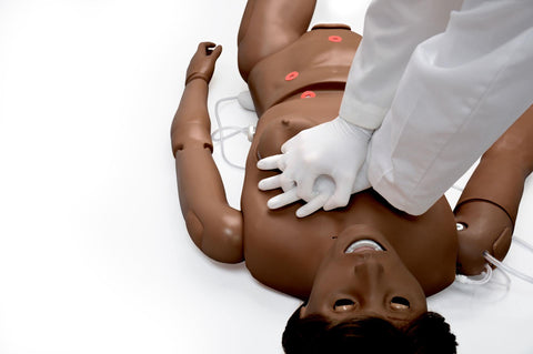 Simulator avansat de îngrijire a pacientului Clinical Chloe, ten închis